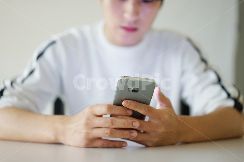 스마트폰,핸드폰,휴대폰,전자기기,it,모바일,남성,손가락,남자,사물,사람,인물,인간,human,person,신체일부,몸,body,남성,남자,man,male,정보통신기술,전자기기,전자제품,it,information,technology,electronic equipment