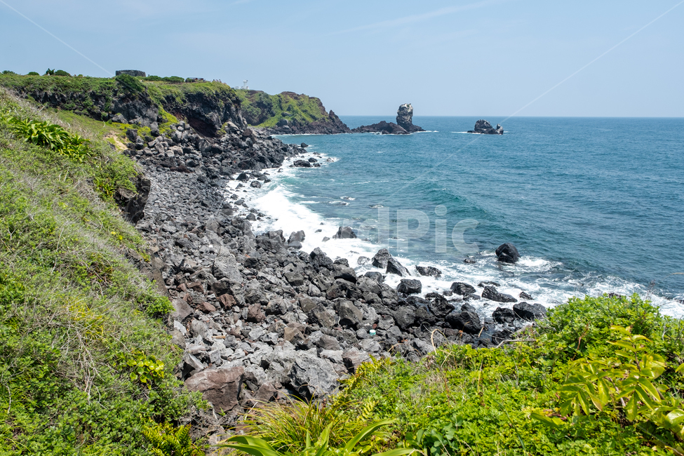 제주,제주도,성산일출봉,자연,바다,풍경,아름다운풍경,바닷가,섬,jeju,nature,풀,검은해변,검은돌,water,land,들,곶,날씨,자연,풍경,nature,landscape,제주도,jeju,jeju island,promontory