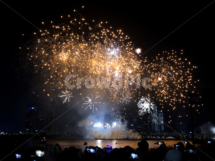 불꽃놀이,fireworks,불꽃축제,한강공원,밤,야경,불빛,조명,도시,sky,night,nightview,lights,colorful,city,landscape,nightscape,outdoors,옥외 경치,야경,밤,풍경,nightscape,night,landscape,축제,행사,festival,carnival,event