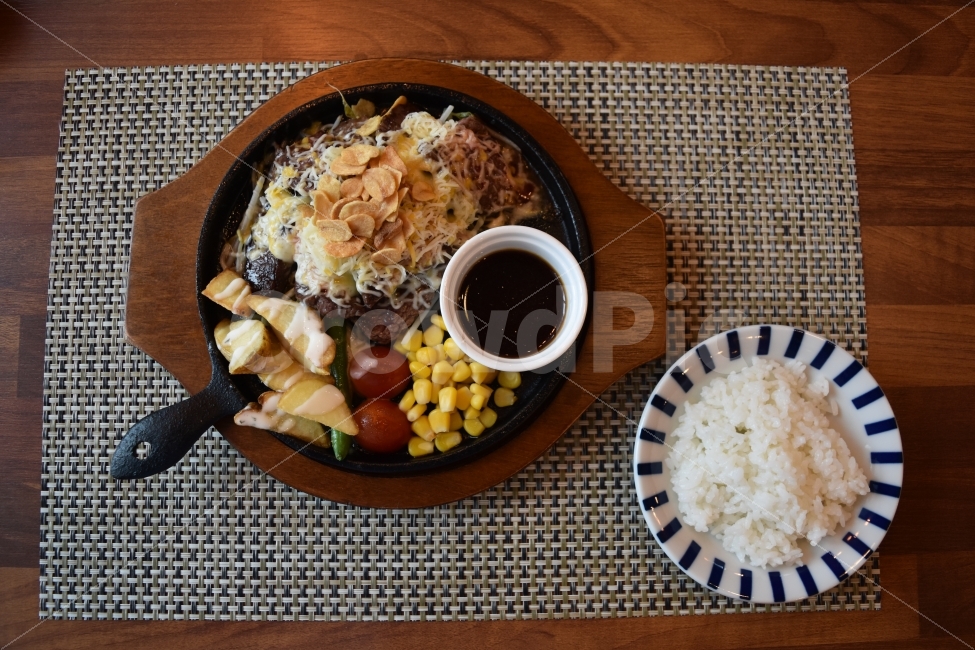 음식,스테이크,함박스테이크,steak,고기,음식,식재료,요리,food,cook,meal,dishes,food reserves,육류,고기,meat,양식,서양음식,서양요리,western food,western dishes,western meal,western cook