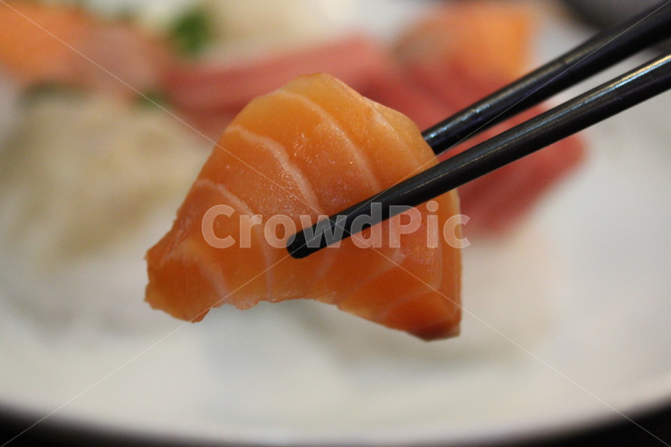 연어회,회,연어,살몬,salmon,신선한,물고기,생선,점심식사,저녁식사,회식,식사,맛있는,싱싱한,해산물,해물,바다,바다요리,한국,한국음식,일식,사시미,음식,식재료,요리,food,cook,meal,dishes,food reserves,수산물,해산물,fishery products,seafood