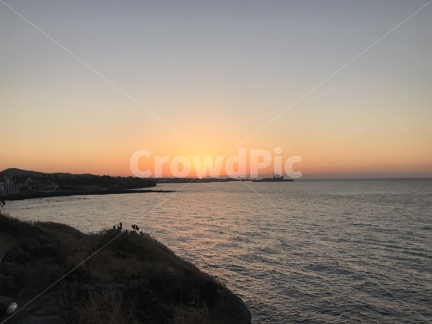 하늘,석양,바다,sunset,sky,sea,일몰,제주도,자연,풍경,nature,landscape,outdoors,옥외,dawn,새벽,red sky,붉은 하늘,dusk,황혼