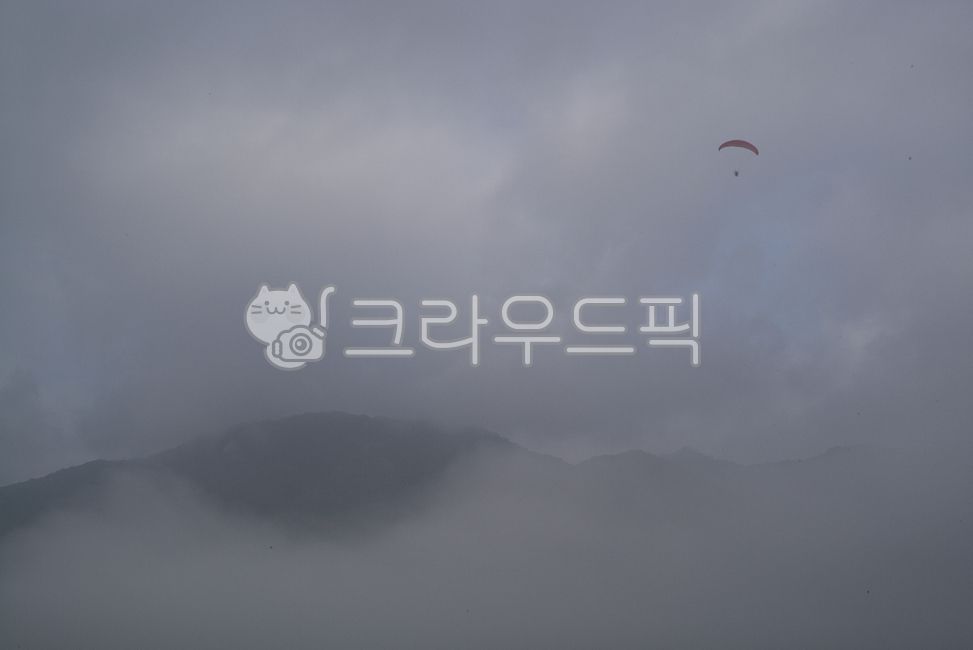 안개,패러글라이딩,하늘,날다,자연,야외