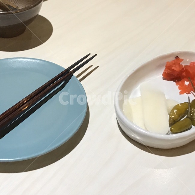 plate,chopstick,table,테이블,접시,그릇