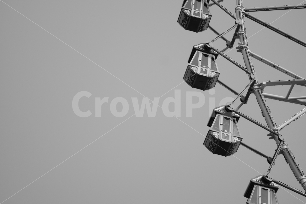 black and white photography,kid,building,amusementpark,Amusement Park,fall,ferris wheel,children,sight,autumn,Wallpapers,park,landscape,architecture