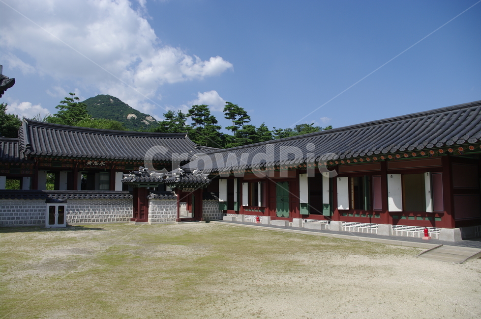 경복궁,고궁,건축,전통건축,traditional,전통,기와지붕,하늘,구름,한국전통,한국문화,korean traditional,korean culture