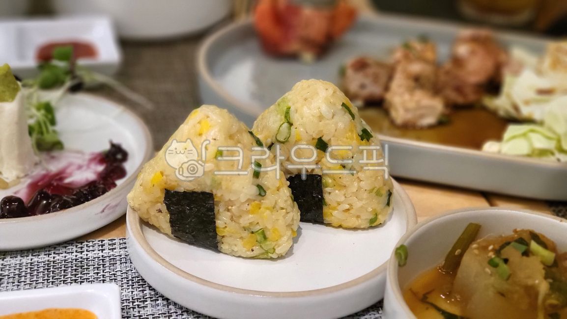 오니기리,삼각김밥,김,계란,요리,음식,신선한,메뉴,한끼식사,건강식,간편식,레시피