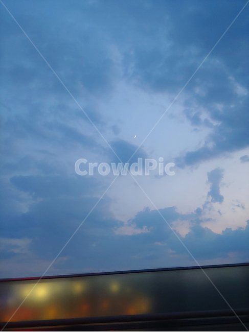 초승달,구름,저녁,sky,moon