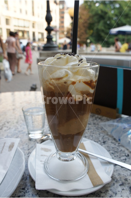 커피,아이스커피,휘핑크림,카페,여름,유럽,coffee,icecoffe,dessert,디저트,커피,카페,coffee,cafe