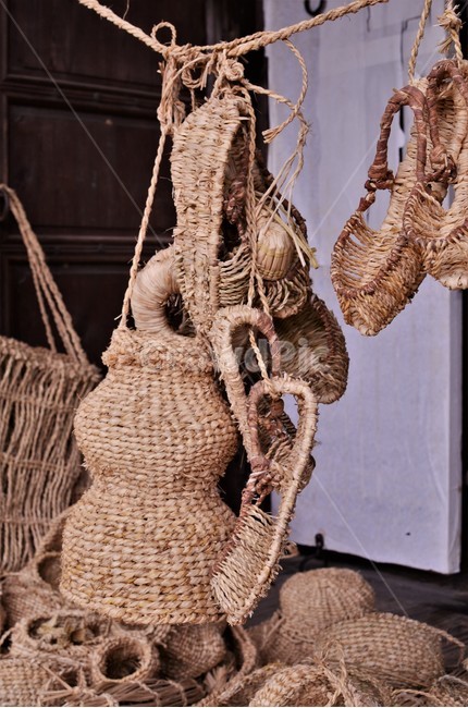 Seed nest,folk art,Mangtaegi,Korean sentiment,daily life tools,straw shoes,straw crafts,Korean culture,Dunggumi,Korean tradition,traditional culture