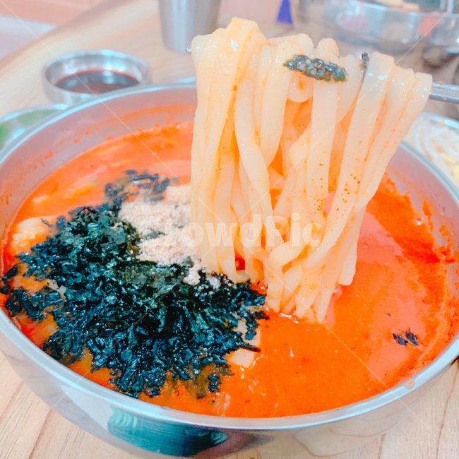 국수,김,장칼국수,음식,요리,매콤함,색감,점심,저녁