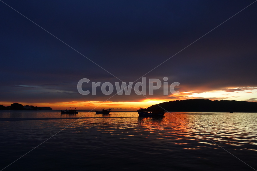 바다,구름,석양,파도,섬,코타키나발루,말레이시아,sunset,노을,저녁,sea,ocean,water,cloud,sunrise,landscape,beautiful,sun,sunlight,yellow,sky,color,beach,view,자연,풍경,어두운,배,ship,dark