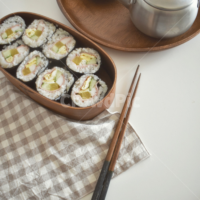 김밥,음식,푸드,감성,젓가락,피크닉,음식,식재료,요리,food,cook,meal,dishes,food reserves,한식,한국음식,한국요리,korean food,korean dishes,korean meal,korean cook