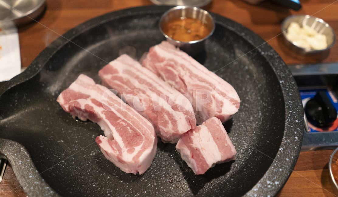 돼지고기,생고기,고기,삼겹살,육류,정육,육류,고기,meat