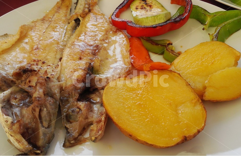 food,background,healthy,fresh,delicious,closeup,green,tasty,sweet,organic,diet,cooking,eating,table,lunch,eat,breakfast,ripe,dish,restaurant,dinner,plate,drink,meat,cook,hot,salad,glass,bread,cooked,cream,cheese,bakery,lifestyle,holiday,taste,italian,seafood,fried,먹다,생선,감자,스페인,레스토랑,맛있다,자연주의,연어,여행,음식,식재료,요리,food,cook,meal,dishes,food reserves,수산물,해산물,fishery products,seafood