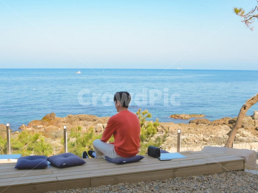 포항,바다,하늘,남자,사람,카페,뒷모습,자연,바닷가,sea,sky,cafe,man,human,남성,남자,man,male