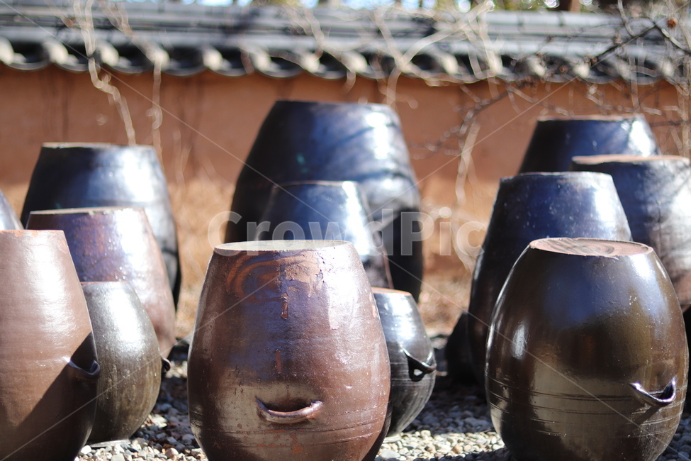 한국,전통,장독,korea,traditional,crock,jar,항아리,pot,한국전통,한국문화,korean traditional,korean culture,사물,물건,오브젝트,thing,object,matter