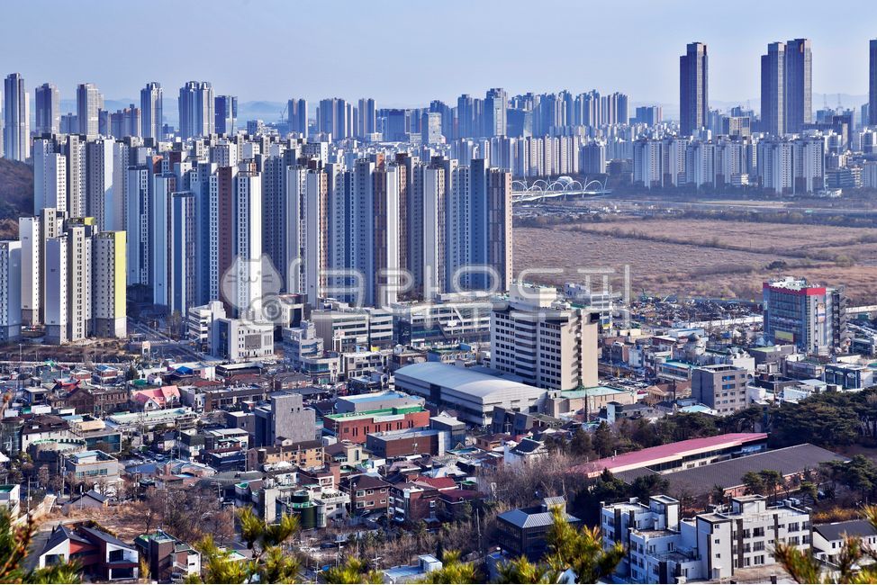 Incheon,Cheongnyangsan Mountain,Incheon cityscape,Songdo New Town,apartment,building