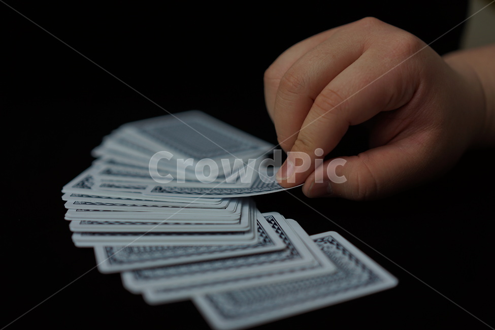 포커,원카드,카드놀이,카드게임,도박,플레잉카드,트럼프카드,playingcard,trumpcard,poker,손가락,사람,인물,인간,human,person,신체일부,몸,body,게임,오락,놀이,game,play