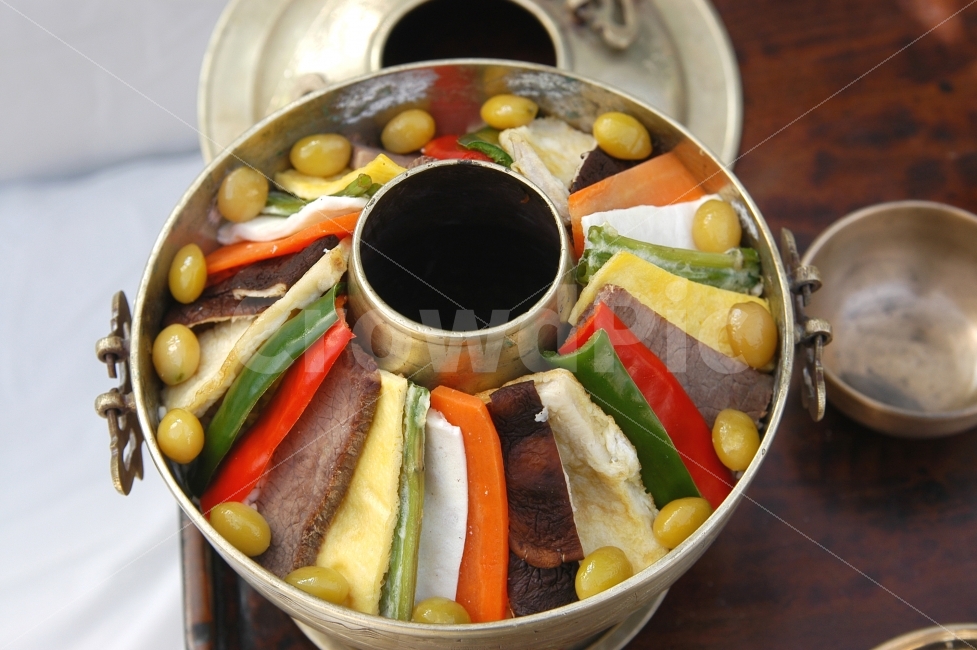 신선로,열구자탕,한식,음식,궁중음식,전통음식,한국음식,전통,한국,한국전통,은행,고기,소고기,야채,계란,한국전통,한국문화,korean traditional,korean culture,음식,식재료,요리,food,cook,meal,dishes,food reserves,한식,한국음식,한국요리,korean food,korean dishes,korean meal,korean cook