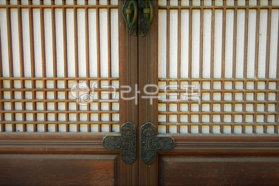 문,전통문,격자무늬,나무문,나무,전통,오래된,빈티지,무늬,우드,민속,한국적인,한국전통,문고리,한옥,문화,한국문화,패턴,문양,건축,문살,전통문살,door,창호지,한지,목재,wood