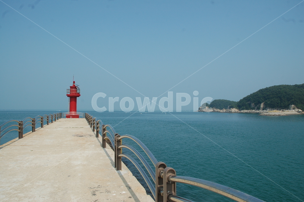 바다,등대,섬,빨간등대,기다림,자연,풍경,nature,landscape,등대,lighthouse,railing,난간,banister,handrail,tower,탑,building,건물,architecture,건축물