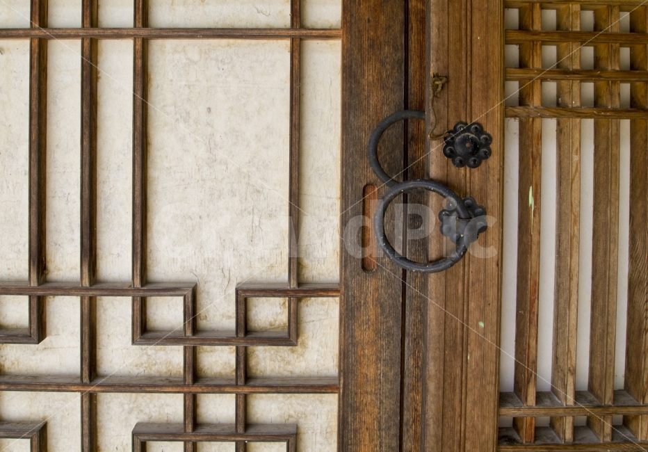 문,창호지,창살,나무,고리,문고리,전통,한국,갈색,한국전통,한국문화,korean traditional,korean culture