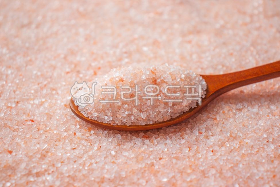 salt,pink salt,himalayan pink salt,himalayan salt,rock salt,himalayan pink salt,pink salt,mineral salt,salt,himalayan salt,himalayan rock salt,pink,himalaya,seasoning,mineral,seasoning,food,material,food ingredient,table salt,spoon,wo