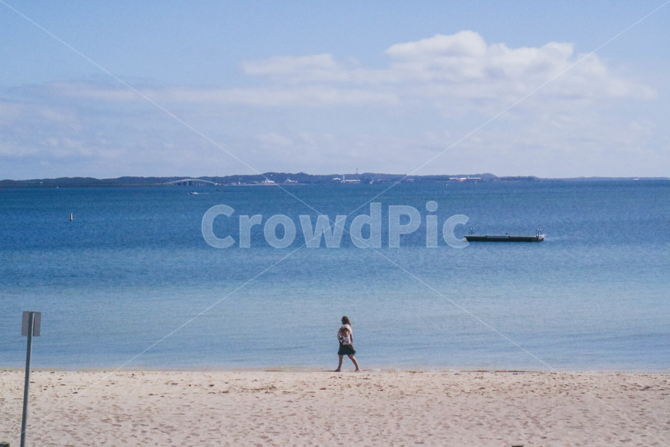 nature,land,사람,자연,땅,outdoors,human,인간,sea,person,옥외,바다,의류,해안선,shoreline,clothing,물,의복,water,apparel,shorts,반바지,호주퍼스,호주,퍼스