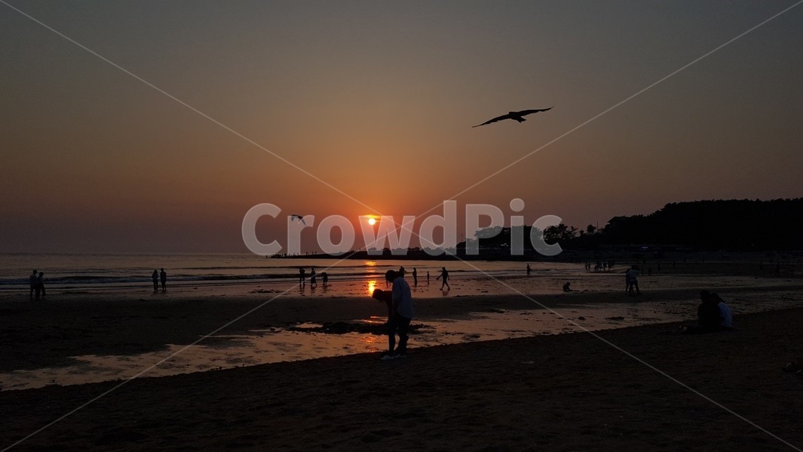 일몰,sunset,붉은하늘,redsky,sunlight,하늘,자연,nature,실루엣,사람,human,person,황혼,그림자,shadow,바다,sea