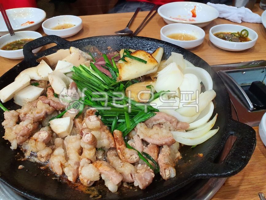 Chive giblets,Yum Yum,Assorted grilled food,Gopchang,food