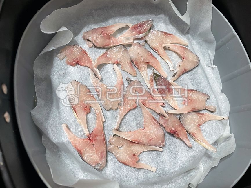 Air fryer recipes,ingredient,Preparing for grilling,paper foil,cook,Preparing to grill gizzard gizzards,episode,shad,food,Preparing to grill fish,Air fryer grilling,dish,fish,ingredients,cooking,gizzard shad,roast