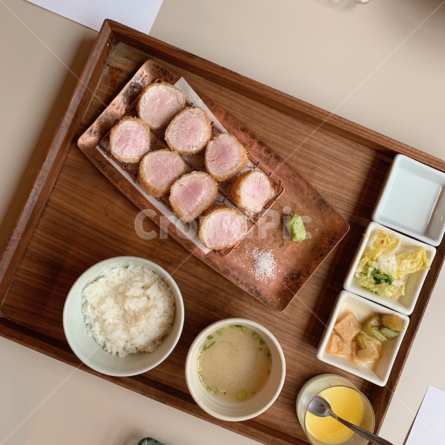규카츠,돈까스,일식,일본음식,일본가정식,음식,음식,식재료,요리,food,cook,meal,dishes,food reserves,일식,일본음식,일본요리,Japanese food,Japanese dishes,Japanese meal,Japanese cook