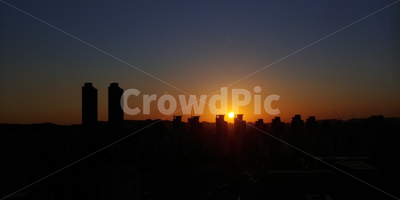 하늘,밤하늘,풍경,야경,노을,해질녘,저녁,석양,자연,경치,sunset,sky,nature,따듯한,운치있는,분위기있는,그림같은,도시,풍경,city,landscape,실루엣,그림자,silhouette,shadow,outdoors,옥외