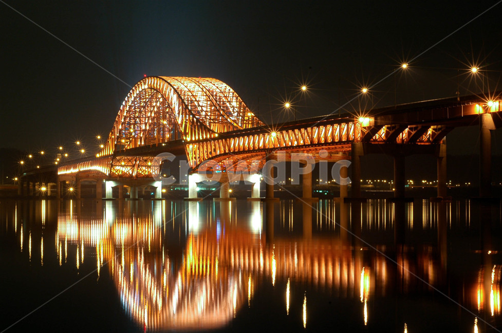 night view,freeway,archbridge,gayang,nightview,scenery,building,arched,arch bridge,Seoul,road,nightscape,highway,han river,Korea,architecture,sky,Seoul night view,night,asia,lighting,Banghwa Bridge,water,sighting,trajectory,afternoon,korea,street light,li