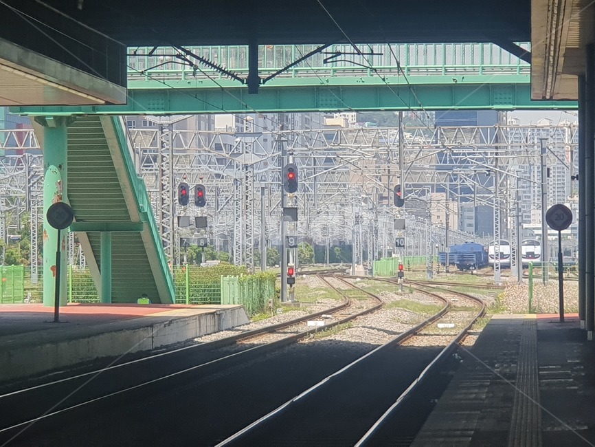기찻길,레일,traintrack,철도,교통,rail,railway,부산역,교통,교통수단,traffic,transportation