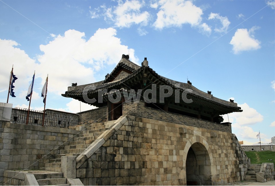 수원,화성,수원성,가을,하늘,구름,한국전통,한국문화,korean traditional,korean culture,랜드마크,landmark,tourist attraction,한국랜드마크,한국관광지,한국명소,korea landmark,korea tourist attraction,건축물,건물외관,exterior,building,structure,architecture,construction