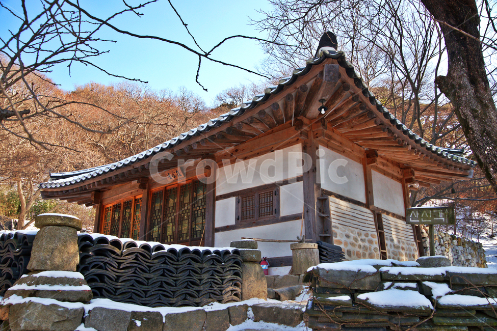 개심사,서산,혜감선사,654년,처마,불교사찰,고건축,유적,백골집,겨울,계절,winter,season,한국전통,한국문화,korean traditional,korean culture,건축물,건물외관,exterior,building,structure,architecture,construction