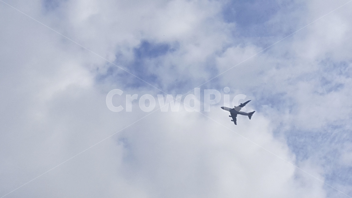 flying,나는,vehicle,airplane,비행기,aircraft,항공기,transportation,교통,하늘,cloud,구름