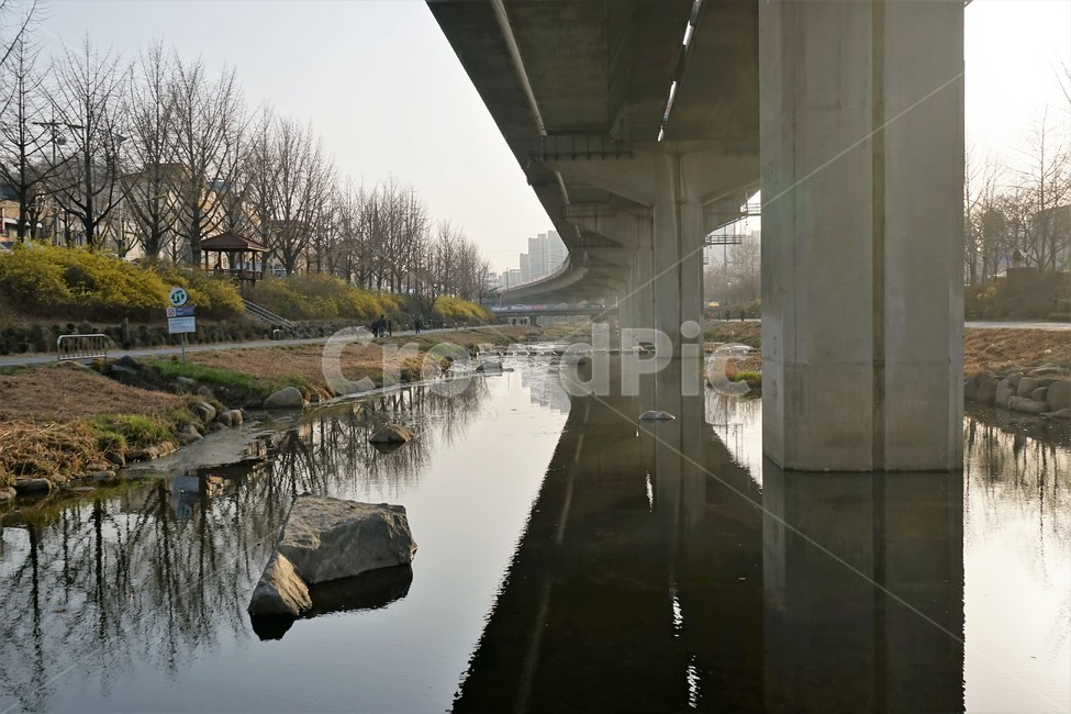 바위,하천,봄,계절,자연,spring,season,rock,water,건축물,건물외관,exterior,building,structure,architecture,construction