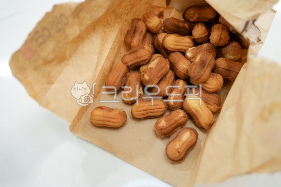 dessert,cookie,Peanut snack,snack,Beef bowl,food