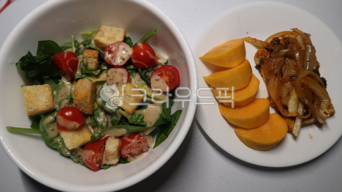 샐러드,단감,두부,건강식,아침,점심,저녁,토마토,시금치,초록,그린,헬시푸드,디저트,크루통,요리,음식,식사,dish,food,meal