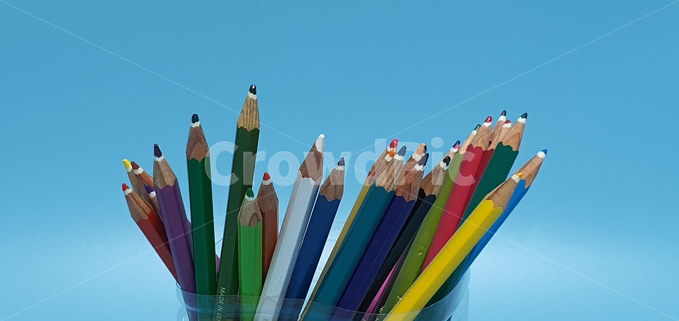 색연필,연필,컬러,색상,화려,나무,색칠,education,pencil,art,wood,color,colorful,school,isolated,equipment,white,drawing,design,draw,green,paint,object,wooden,blue,colour,rainbow,sharp,office,red,yellow,orange,spectrum,학용품,문구류,사무용품,school supplies,stationery,office supplies