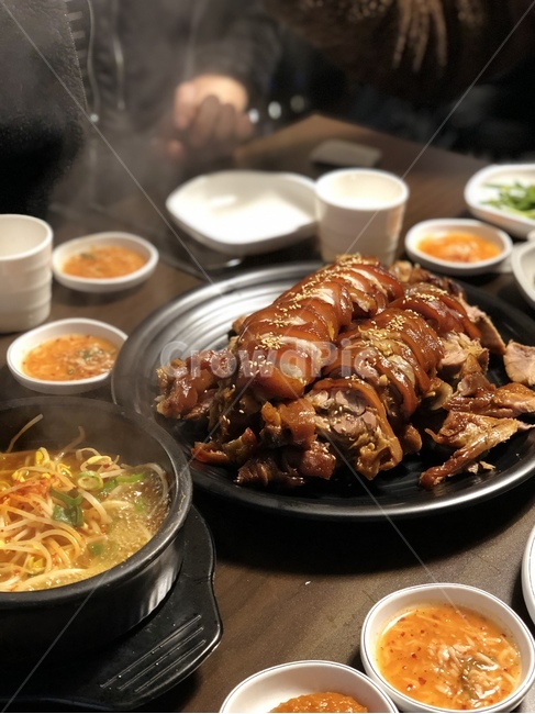 족발,한식,돼지고기,야식,음식,음식,식재료,요리,food,cook,meal,dishes,food reserves,육류,고기,meat,한식,한국음식,한국요리,korean food,korean dishes,korean meal,korean cook