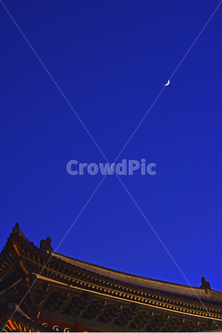 야경,한국전통,남대문,초승달,밤풍경,밤,night,서울명소,달,moon,seoul,배경,바탕,백그라운드,background,blue,파랑색,그믐달,야간