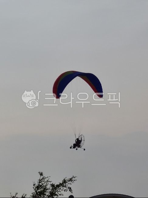 레저활동,활공,하늘,패러글라이딩,gliding