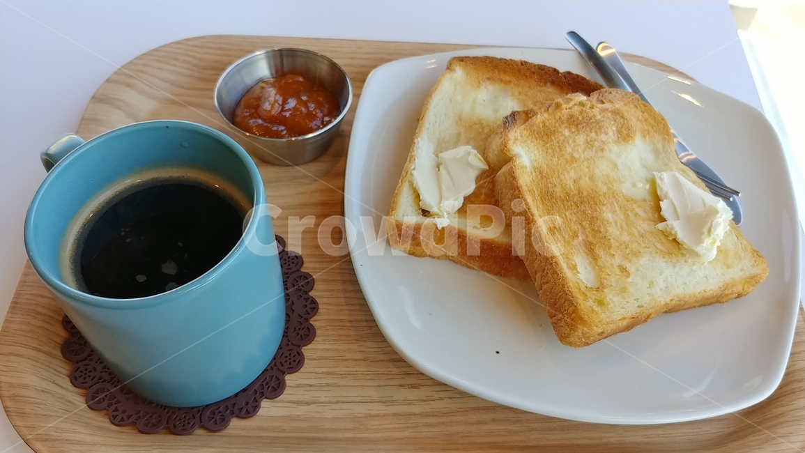 브런치,토스트,toast,쨈,아메리카노,커피,coffee,americano,brunch,머그컵,플레이팅,버터,dishes,meal,맛집,food,음식,식빵,음식,식재료,요리,food,cook,meal,dishes,food reserves,아침식사,조식,브런치,breakfast,brunch