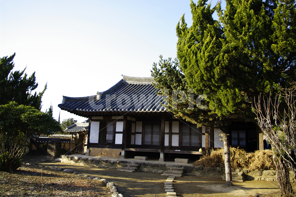 한옥,가옥,기와지붕,나무,한국,전통가옥,한국전통,한국문화,korean traditional,korean culture,건축물,건물외관,exterior,building,structure,architecture,construction