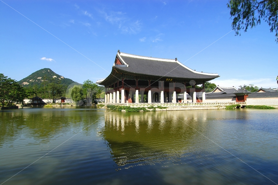 경복궁,경회루,궁,고궁,궁궐,연못,경회지,물,건축,전통건축,한국,전통,한국전통,한옥,기와,풍경,서울,명소,명승지,관광지,여행,여행지,문화재,한국전통,한국문화,korean traditional,korean culture,랜드마크,landmark,tourist attraction,한국랜드마크,한국관광지,한국명소,korea landmark,korea tourist attraction