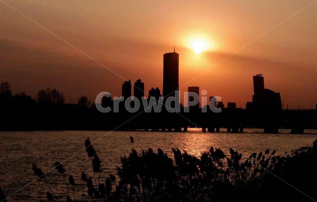 outdoors,옥외,sunset,일몰,자연,nature,붉은하늘,redsky,sky,하늘,한강,건물,실루엣,그림자,역광,붉으스름,서울,도시,풍경,city,landscape,한국도시풍경,한국도시경관,korea cityscape,dawn,새벽,red sky,붉은 하늘,dusk,황혼